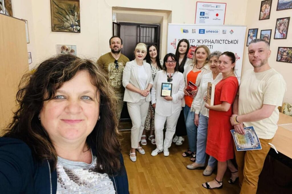«Ця нагорода – про нашу спільну роботу»: на Івано-Франківщині вручили відзнаки медійникам
