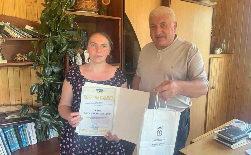 «Ця нагорода – про нашу спільну роботу»: на Івано-Франківщині вручили відзнаки медійникам 21 «Ця нагорода – про нашу спільну роботу»: на Івано-Франківщині вручили відзнаки медійникам 4