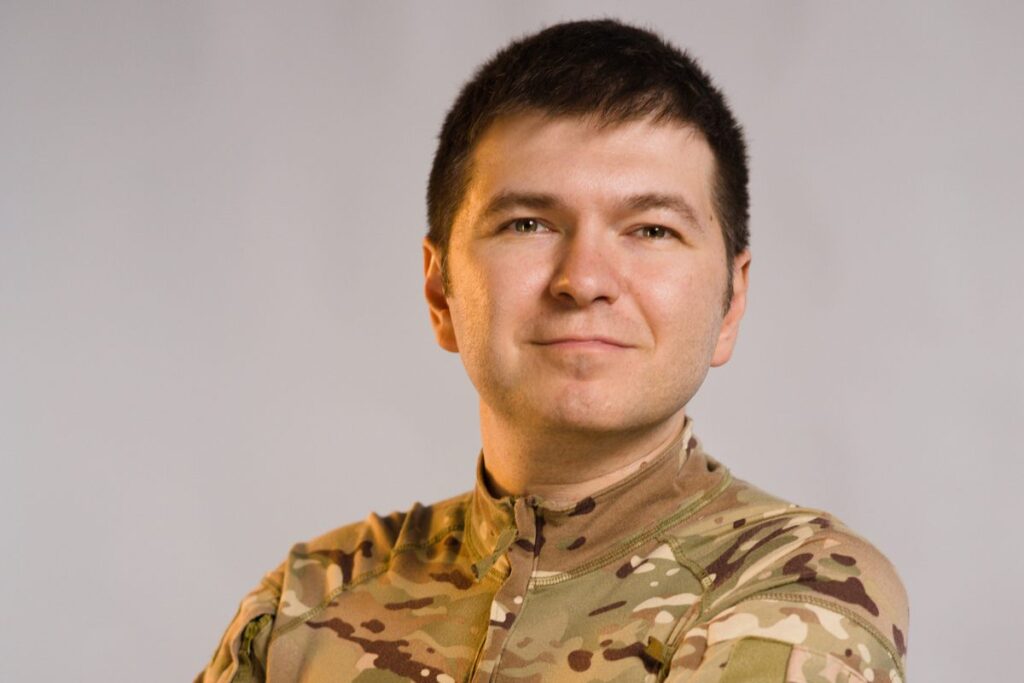 Голос 5-ої штурмової: як телевізійник Рубен Саруханян став «мостом між фронтом і суспільством»