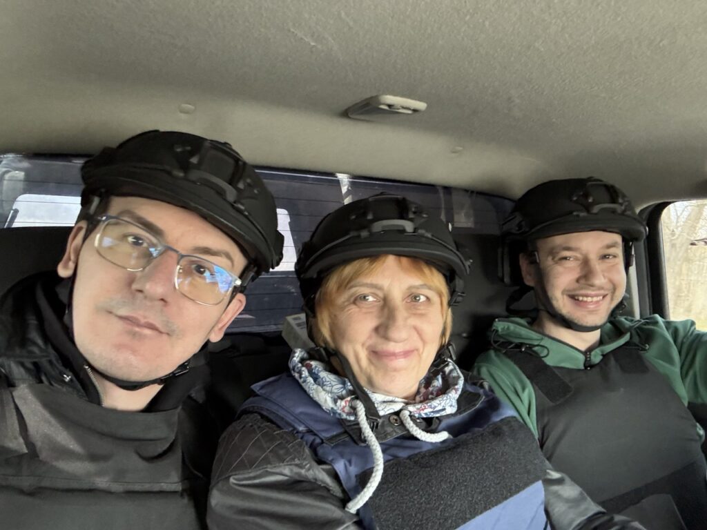 «Сторінки надії» – фільм про незламну силу прифронтової журналістики 20 «Сторінки надії» – фільм про незламну силу прифронтової журналістики 3