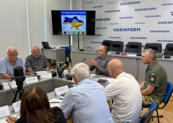 Українських військових, героїв без зброї і друзів України-іноземців відзначатимуть громадськими нагородами