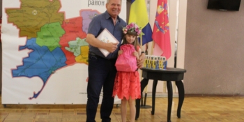 З мрією про повернення додому: малюнок однієї з переможниць конкурсу «Я зродини журналістів» прикрасить ветеранський куточок у Інформаційно-ресурсному центрі Бердянського району