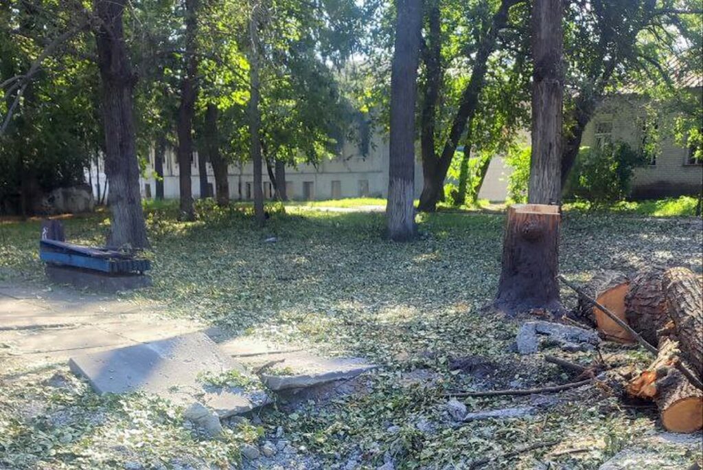 Російським ударом пошкоджено квартиру шосткинської журналістки Вікторії Горшкової 23 Російським ударом пошкоджено квартиру шосткинської журналістки Вікторії Горшкової 6