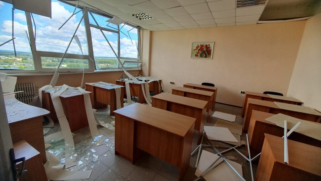 Російським ударом зруйновано приміщення кафедри журналістики Сумського університету 2