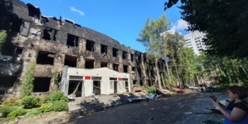 Російським ударом зруйновано приміщення кафедри журналістики Сумського університету