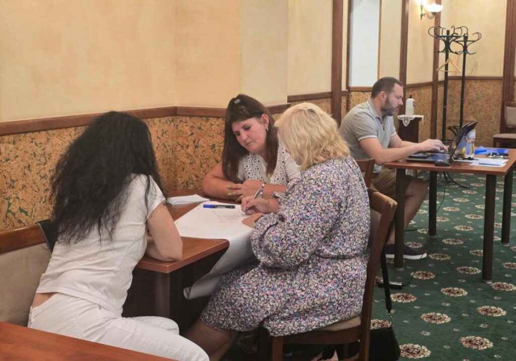 Як медійникам вдосконалювати психологічну стійкість у стані підвищеної уваги та емоційної мобілізації: тренінг у Чернівцях