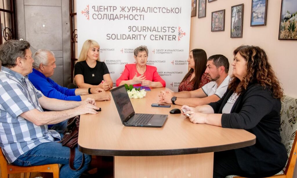 Журналістська солідарність – не пусті балачки: в Івано-Франківську нагородили найактивніших медійників 18 Журналістська солідарність – не пусті балачки: в Івано-Франківську нагородили найактивніших медійників 1