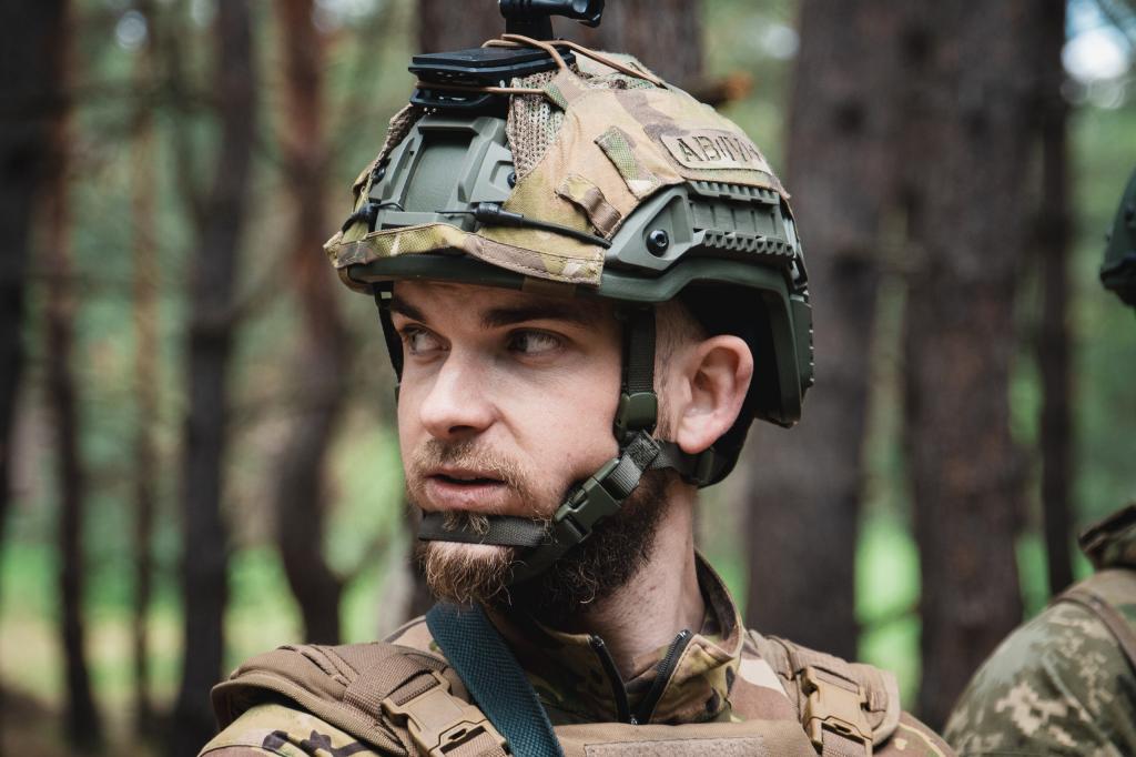Андрій Соломка, журналіст, член НСЖУ, військовослужбовець 38-ої окремої бригади морської піхоти імені Гетьмана Петра Сагайдачного: «Воювати мають усі, якщо ми хочемо дійсно зберегти свою країну, зберегти державність» 19 Андрій Соломка, журналіст, член НСЖУ, військовослужбовець 38-ої окремої бригади морської піхоти імені Гетьмана Петра Сагайдачного: «Воювати мають усі, якщо ми хочемо дійсно зберегти свою країну, зберегти державність» 2
