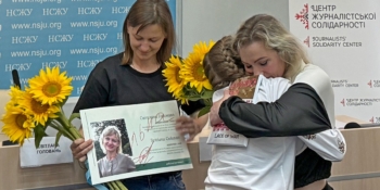 Українські жінки розповіли, як із молитвою виходили через браму російської колонії