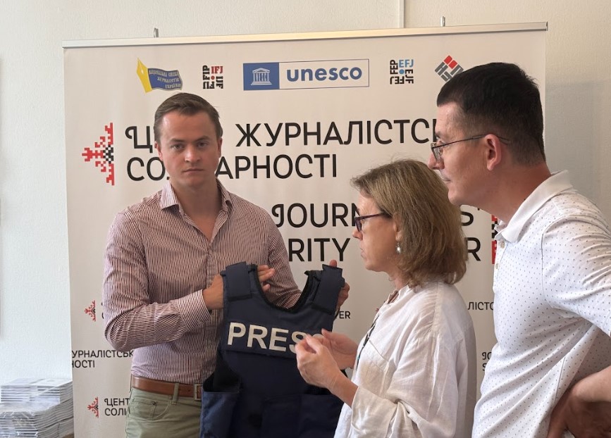 Історії прифронтових журналістів мають бути почуті: візит виконавчої директорки Free Press Unlimited Рут Кроненбург до НСЖУ 19 Історії прифронтових журналістів мають бути почуті: візит виконавчої директорки Free Press Unlimited Рут Кроненбург до НСЖУ 2