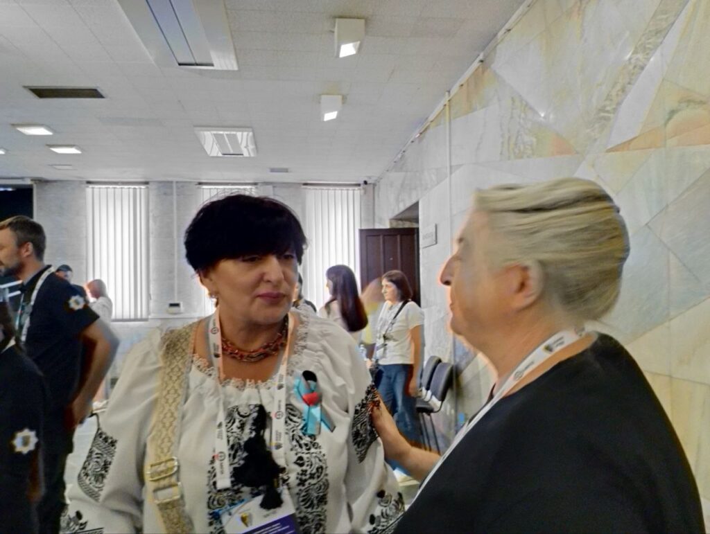 «Очі, що чекають»: у Києві відкрили фотовиставку про любов і силу родин зниклих безвісти 18 «Очі, що чекають»: у Києві відкрили фотовиставку про любов і силу родин зниклих безвісти 1