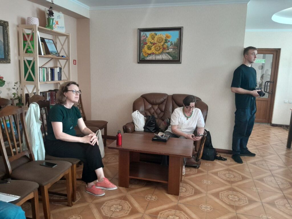 «Я ОК!»: команда Центрів журналістської солідарності взяла участь у психологічному ретриті у Вінниці 19 «Я ОК!»: команда Центрів журналістської солідарності взяла участь у психологічному ретриті у Вінниці 2