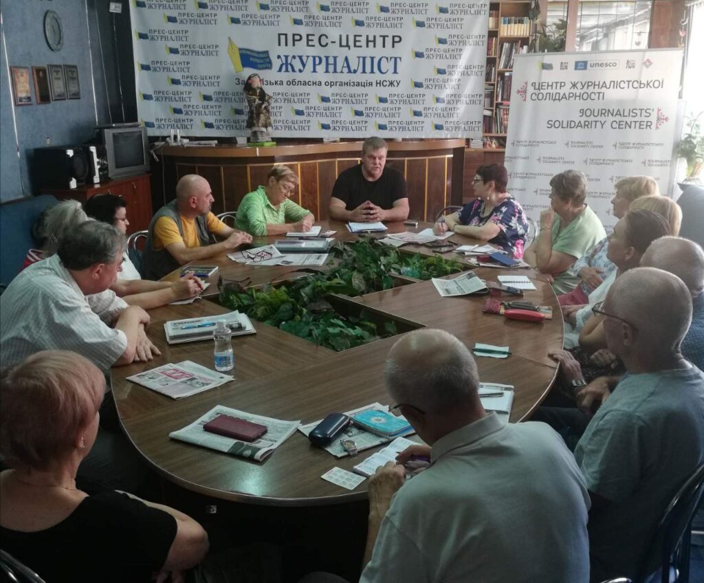 Запорізькі Майдани, «яєчна неділя» і не тільки: журналісти згадали, як вони допомагали формувати Незалежність України