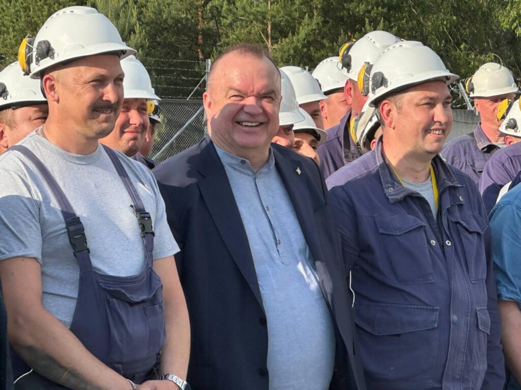 «Лякаюче телевізійне розслідування»: частина нового документального фільму європейської телекомпанії ARTE знімалася в Україні 21 «Лякаюче телевізійне розслідування»: частина нового документального фільму європейської телекомпанії ARTE знімалася в Україні 4