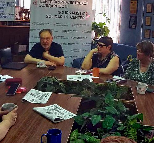 «Лякаюче телевізійне розслідування»: частина нового документального фільму європейської телекомпанії ARTE знімалася в Україні 18 «Лякаюче телевізійне розслідування»: частина нового документального фільму європейської телекомпанії ARTE знімалася в Україні 1