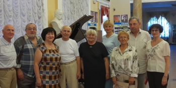 Пам’ять не обмежується словами: запорізькі медійники під час творчого дійства долучилися до збору коштів на потреби ЗСУ 21 Пам’ять не обмежується словами: запорізькі медійники під час творчого дійства долучилися до збору коштів на потреби ЗСУ