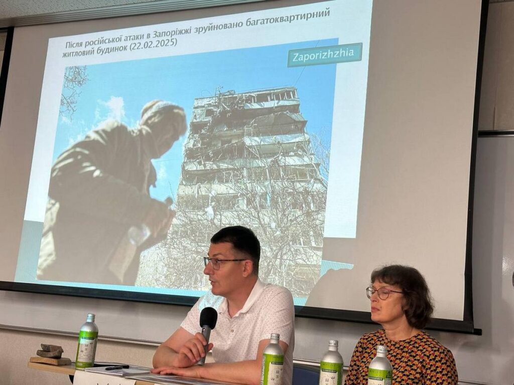 «Світ має підтримати Україну», – сказав делегації НСЖУ чоловік, що пережив атомне бомбардування Нагасакі 20 «Світ має підтримати Україну», – сказав делегації НСЖУ чоловік, що пережив атомне бомбардування Нагасакі 3