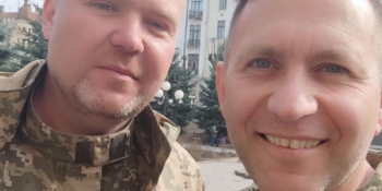 Головний редактор газети «Чернівці» з перших днів війни на передовій і своїм прикладом мотивує бійців до перемоги 17 Головний редактор газети «Чернівці» з перших днів війни на передовій і своїм прикладом мотивує бійців до перемоги