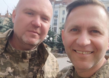 Головний редактор газети «Чернівці» з перших днів війни на передовій і своїм прикладом мотивує бійців до перемоги