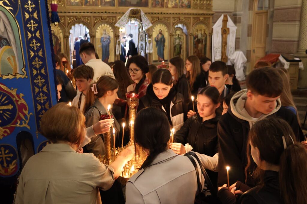 Вони загинули, виконуючи професійний обов’язок: поминальне богослужіння пам’яті журналістів  у Чернівцях 7
