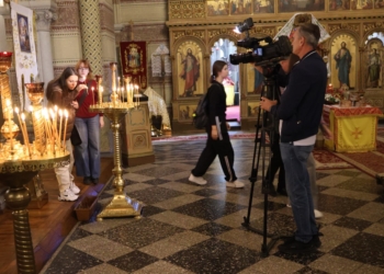 Вони загинули, виконуючи професійний обов’язок: поминальне богослужіння пам’яті журналістів  у Чернівцях