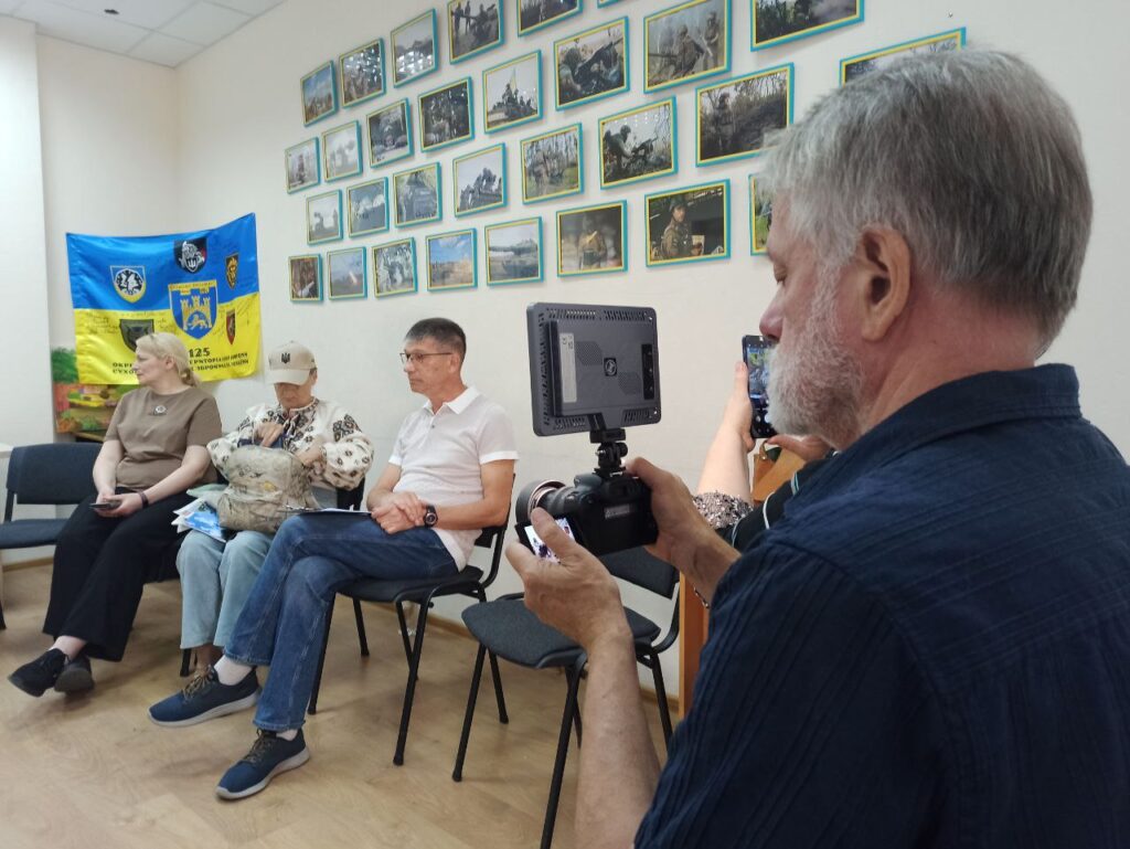 Як бути витривалими у довготривалому стресі: психологічні практики для медійників 23 Як бути витривалими у довготривалому стресі: психологічні практики для медійників 6