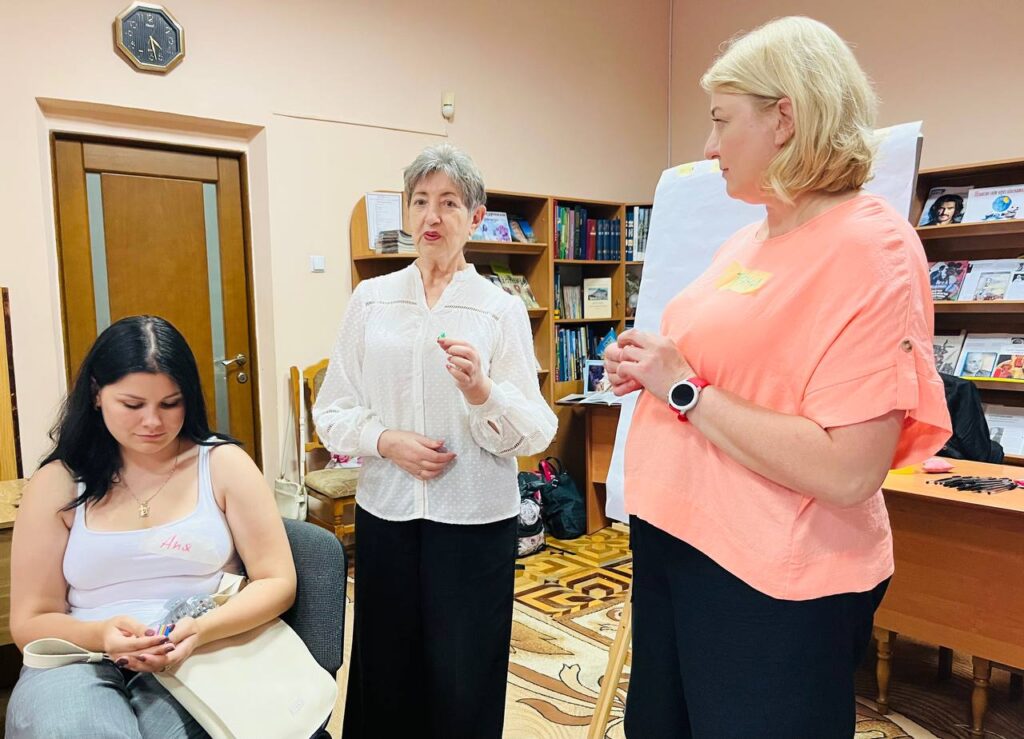 Що таке майндфулнес і не тільки: серія тренінгів із психологічної підтримки для медійників в Івано-Франківську 10