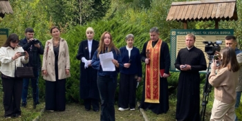 На Алеї пам’яті журналістів Прикарпаття молитовно вшанували колег-медійників 23 На Алеї пам’яті журналістів Прикарпаття молитовно вшанували колег-медійників