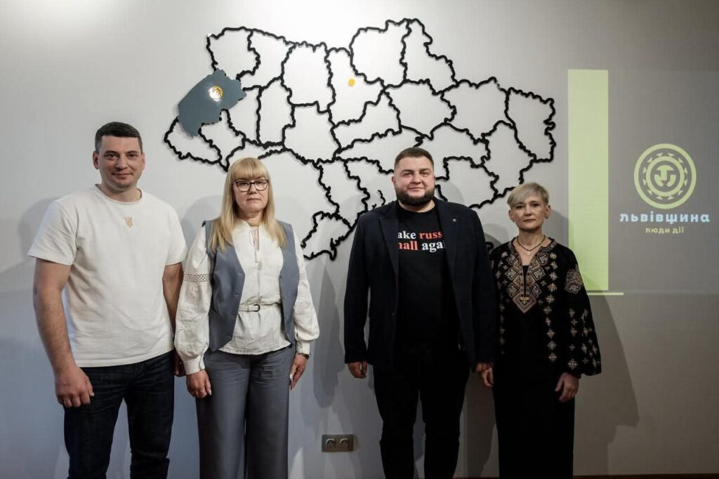 Директорка «Жидачів FM» Ірина Берник: «Дуже хочеться сказати в ефірі про українську перемогу» 19 Директорка «Жидачів FM» Ірина Берник: «Дуже хочеться сказати в ефірі про українську перемогу» 2