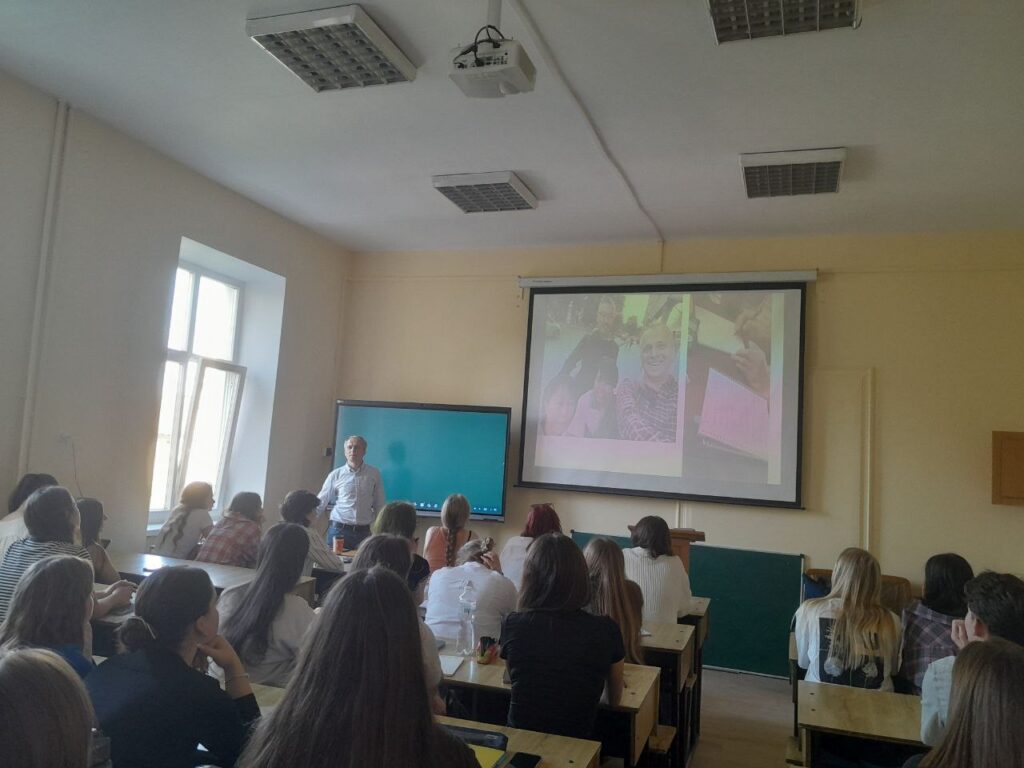  «Журналісти мають висвітлити конфлікт так, щоб суспільство обрало сторону справедливості» – доцент Юрій Мельник