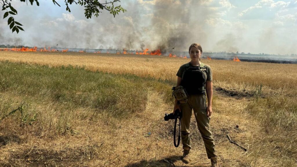 «Оператор відмовився їхати до «нуля», тож я тепер і журналіст, і оператор». Як працюється жінкам-журналісткам під час війни