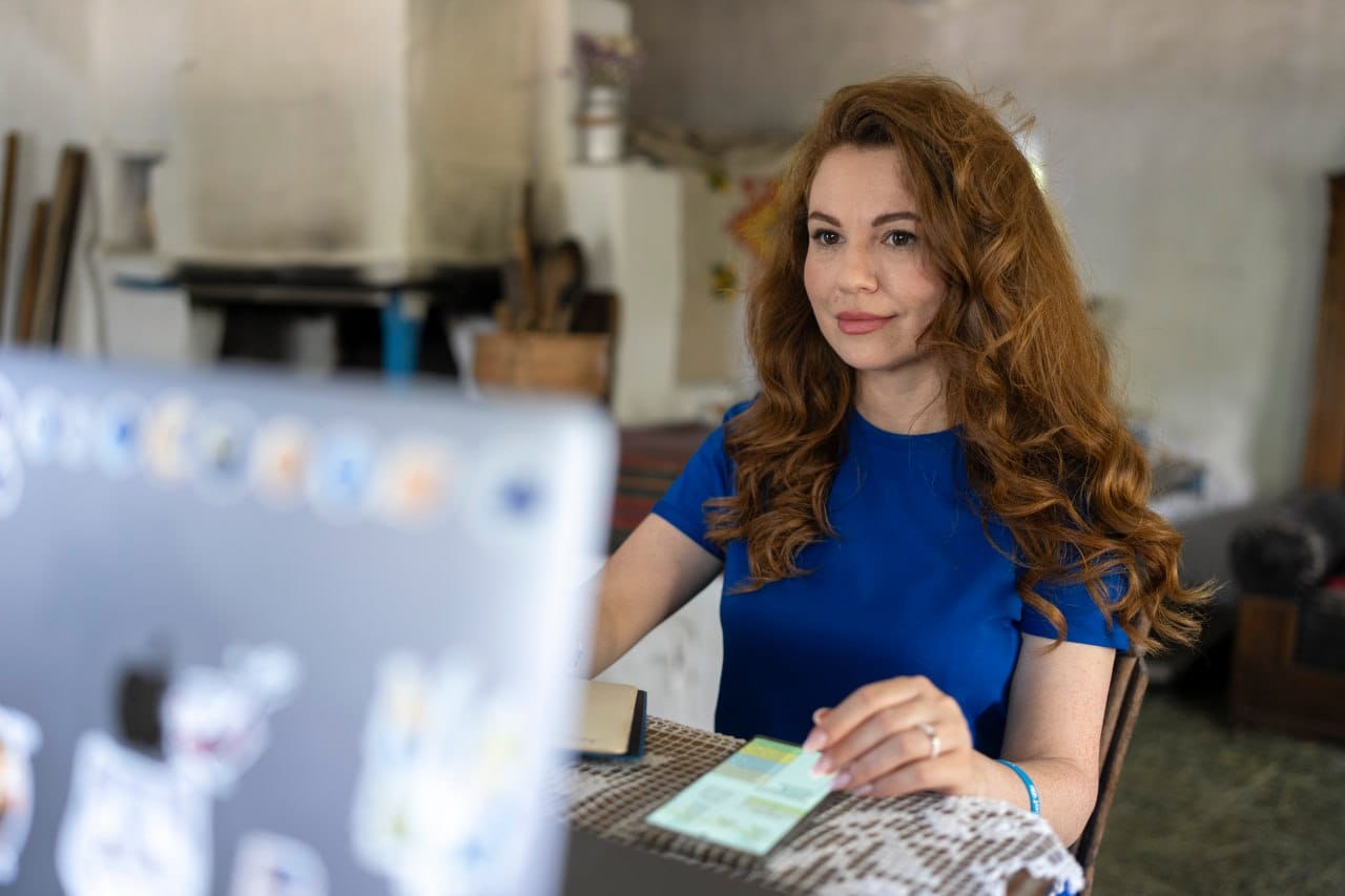 Більше деталей та фактів, менше узагальнень: як покращити журналістські матеріали та спілкуватися з джерелами 17 Історія не залишить читача байдужим, лише якщо ви самі небайдужі до неї, – Юлія Суркова