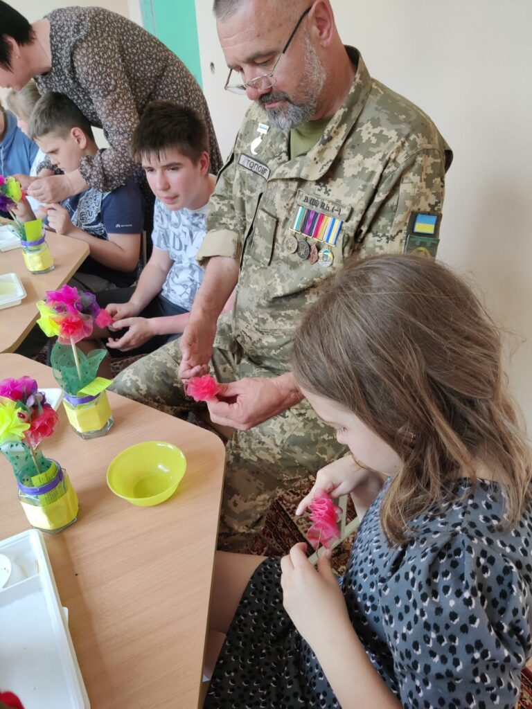 «Пліч-о-пліч»: проєкт взаємореабілітації воїнів і дітей 7