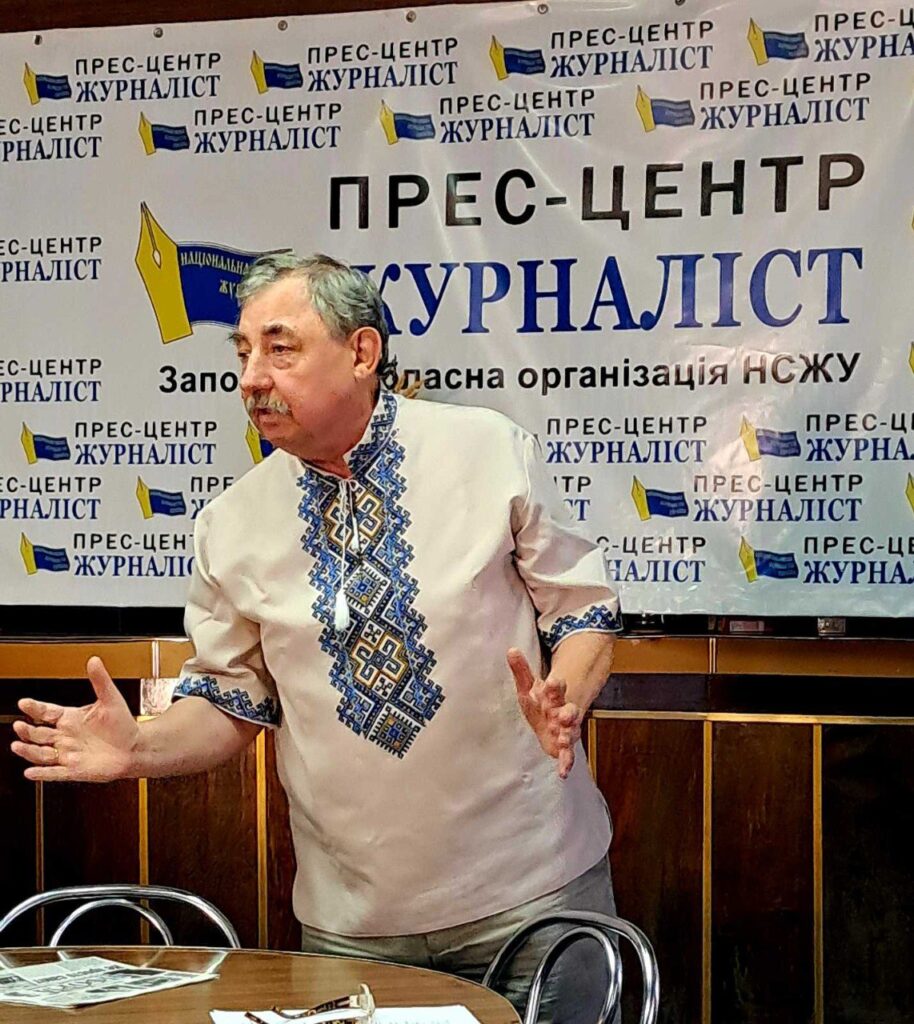 Як красиво звучать голоси українців: запорізькі митці та медійники відзначили День української пісні 20 Як красиво звучать голоси українців: запорізькі митці та медійники відзначили День української пісні 3