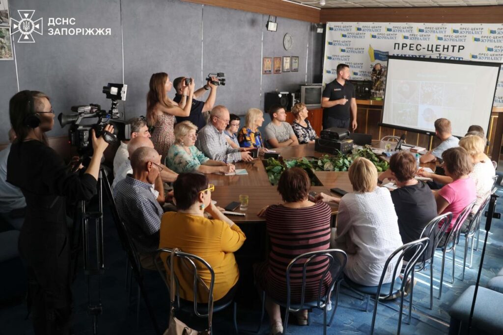 Почув звук шахеда – не думай, ховайся: запорізькі журналісти отримали нові знання з безпеки 18 Почув звук шахеда – не думай, ховайся: запорізькі журналісти отримали нові знання з безпеки 1