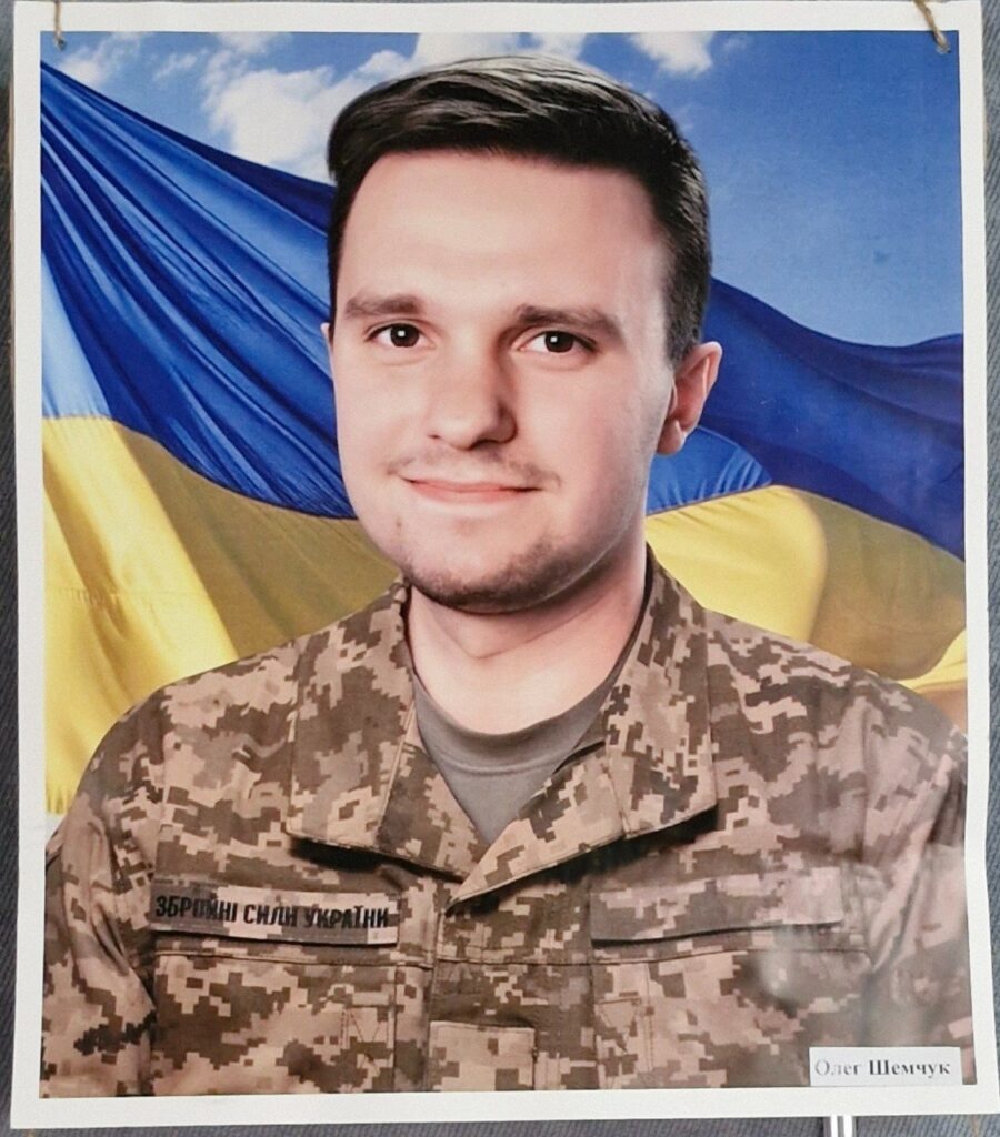 Символ пам'яті та надії: у Запоріжжі презентували книгу «7 днів на білому світі» загиблого журналіста Олега Шемчука 19 Символ пам'яті та надії: у Запоріжжі презентували книгу «7 днів на білому світі» загиблого журналіста Олега Шемчука 2