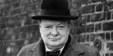 Вінстон Черчілль: «Ніколи не здавайтесь!»