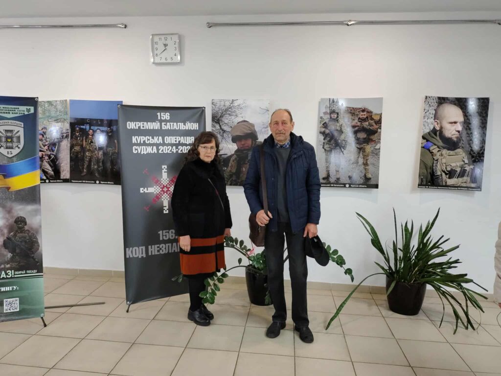 «Важко дивитися на ці портрети»: у Черкасах відкрили виставку про полеглих черкаських захисників 2