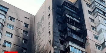 Під час нічної атаки на Київ уламок безпілотника влучив у квартиру працівника Суспільного 21 Під час нічної атаки на Київ уламок безпілотника влучив у квартиру працівника Суспільного