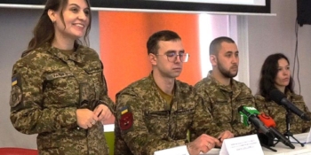 Немає такого надважливого, щоби за це ризикувати життям: поради медійникам від військових