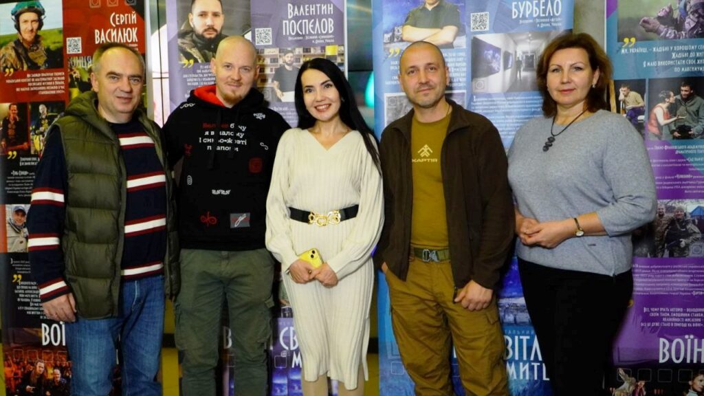 Дніпровські журналісти створили документальний фільм про українських митців на війні 18 Дніпровські журналісти створили документальний фільм про українських митців на війні 1