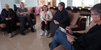 Професія ≠ Я: як журналістам не злитися з професійною роллю й зберегти себе? 18 Професія ≠ Я: як журналістам не злитися з професійною роллю й зберегти себе?