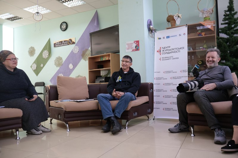 Професія ≠ Я: як журналістам не злитися з професійною роллю й зберегти себе? 23 Професія ≠ Я: як журналістам не злитися з професійною роллю й зберегти себе? 6