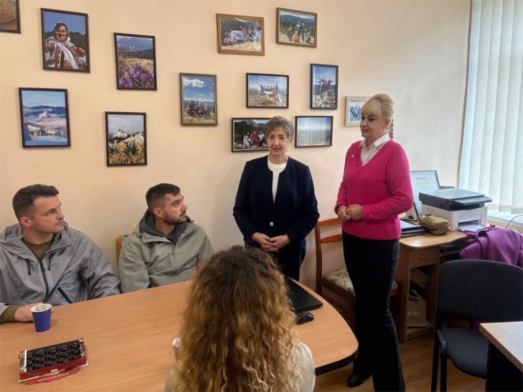 До спілчанської родини Івано-Франківщини долучилось десять колег 2