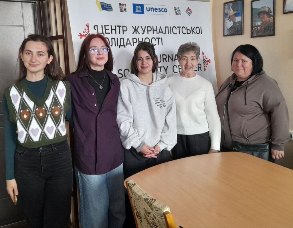 Підтримка колег у складні часи: до Івано-Франківського Центру журналістської солідарності завітали медійники-ВПО з Півдня України