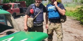 «Він врятував мені життя», – Андрій Цаплієнко про загиблого друга, телеоператора Руслана Ганущака