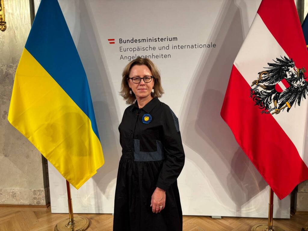 «Закликаємо включити відновлення медіа до всіх програм відновлення українських регіонів», – Ліна Кущ під час зустрічі у Відні 19 «Закликаємо включити відновлення медіа до всіх програм відновлення українських регіонів», – Ліна Кущ під час зустрічі у Відні 2