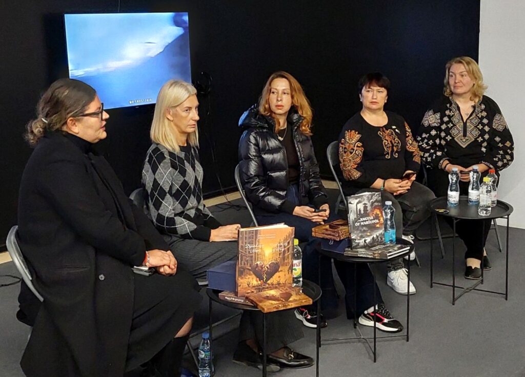 Українські книжки «Душа в місті Марії» і «Янголи Маріуполя» презентовано на Балканах