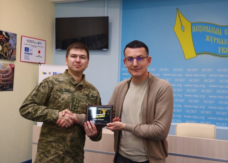 300 журналістських груп на передовій: пресофіцер Рубен Саруханян отримав відзнаку НСЖУ