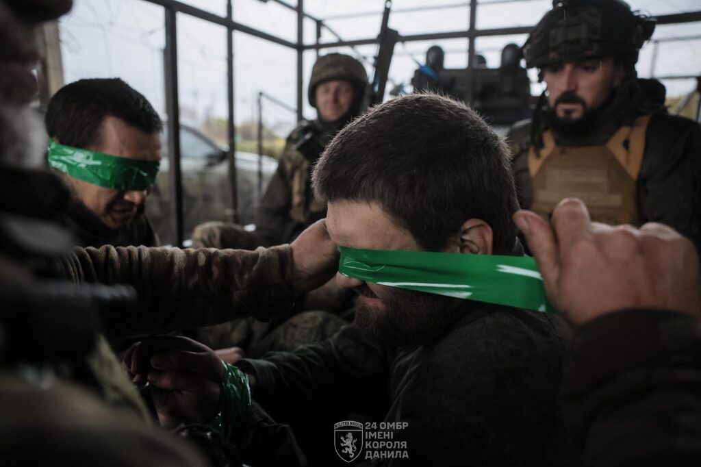 Пресофіцер Олег Петрасюк: «Збив дрон – реакція на небезпеку і результат тренувань» 25 Пресофіцер Олег Петрасюк: «Збив дрон – реакція на небезпеку і результат тренувань» 8